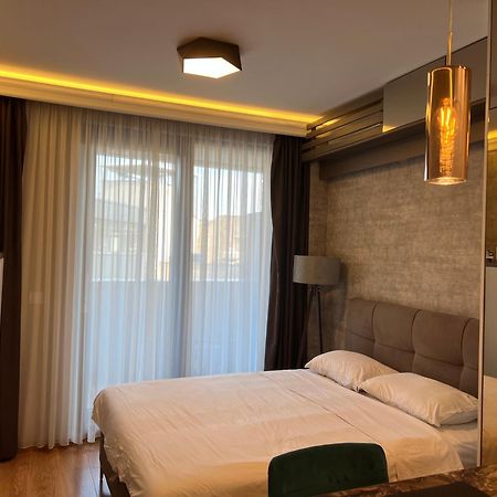 Helena Apartment Novi Sad Buitenkant foto